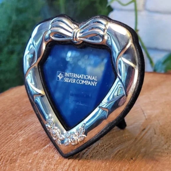 Silver Plated Heart Shaped Embossed Frames - Picture 3 of 8